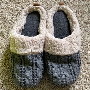 Dear foam slipper sz L US 9-10